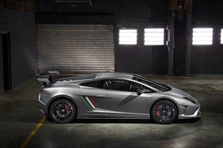 Lamborghini công bố giá bán LP 570-4 Squadra Corse. - 8 Lamborghini công bố giá bán LP 570-4 Squadra Corse.